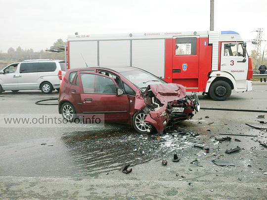 В ДТП на Можайском шоссе в Одинцово погибли двое — 12.10.2014, 12102014549 [1]
